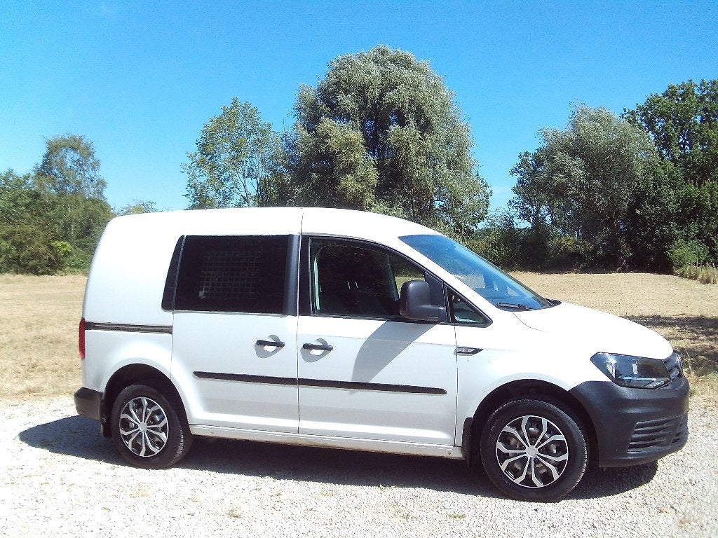 VW Caddy 90dkm 1.4 TGI Lichte Vracht 110PK Semi LEDER NW st, Autos, Achat, Entreprise, 2 places, Noir