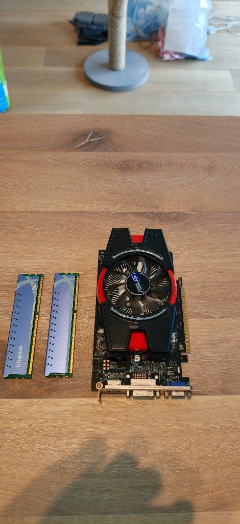 ASUS GeForce GTX 650 2GB + Kingston HyperX 8GB DDR3 RAM, PCI-Express 3, Enlèvement ou Envoi, HDMI, GDDR5