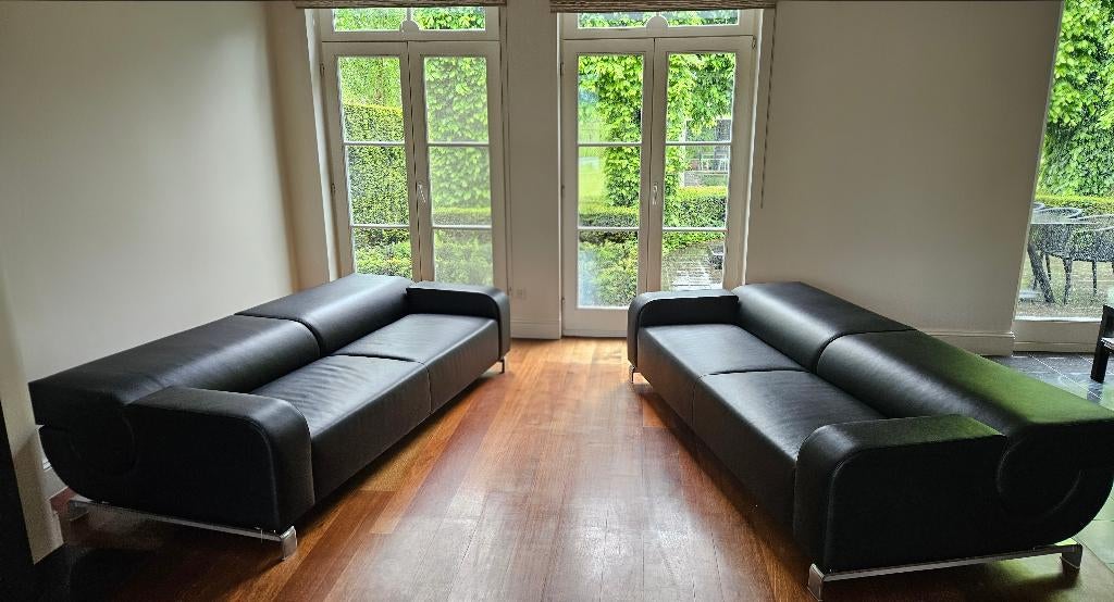 2 Leolux zitbanken zwart leder, Ophalen, Gebruikt, Rechte bank, Leer