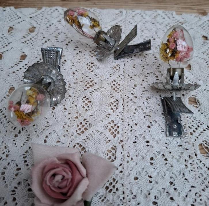 3 Oude kaarsen klemmetjes, kerstballetjes, droogbloemetjes, Gebruikt, -, -, Ophalen of Verzenden