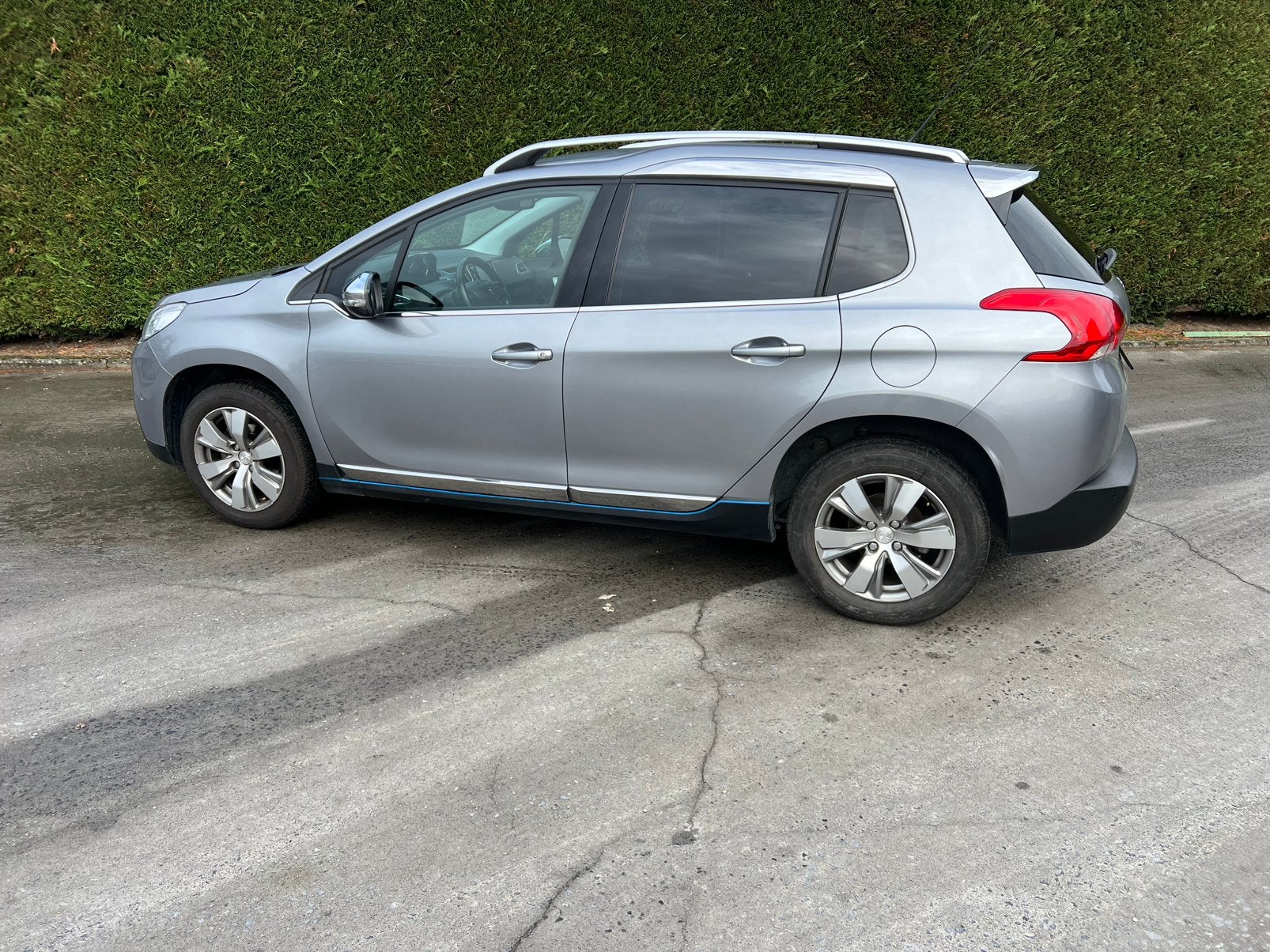 Peugeot 2008 • 39000km • Airco • Navi • Cruise •, Autos, Achat, Entreprise, Boîte manuelle, 5 portes