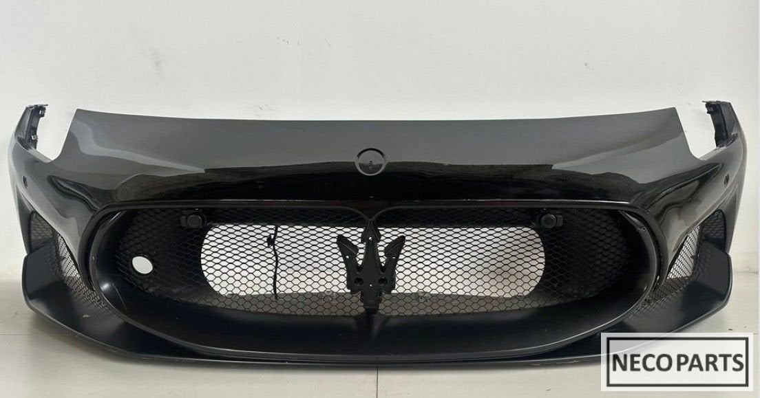MASERATI MC20 VOORBUMPER ORIGINEEL ALLES LEVERBAAR!!!, Maserati, -, Utilisé, -