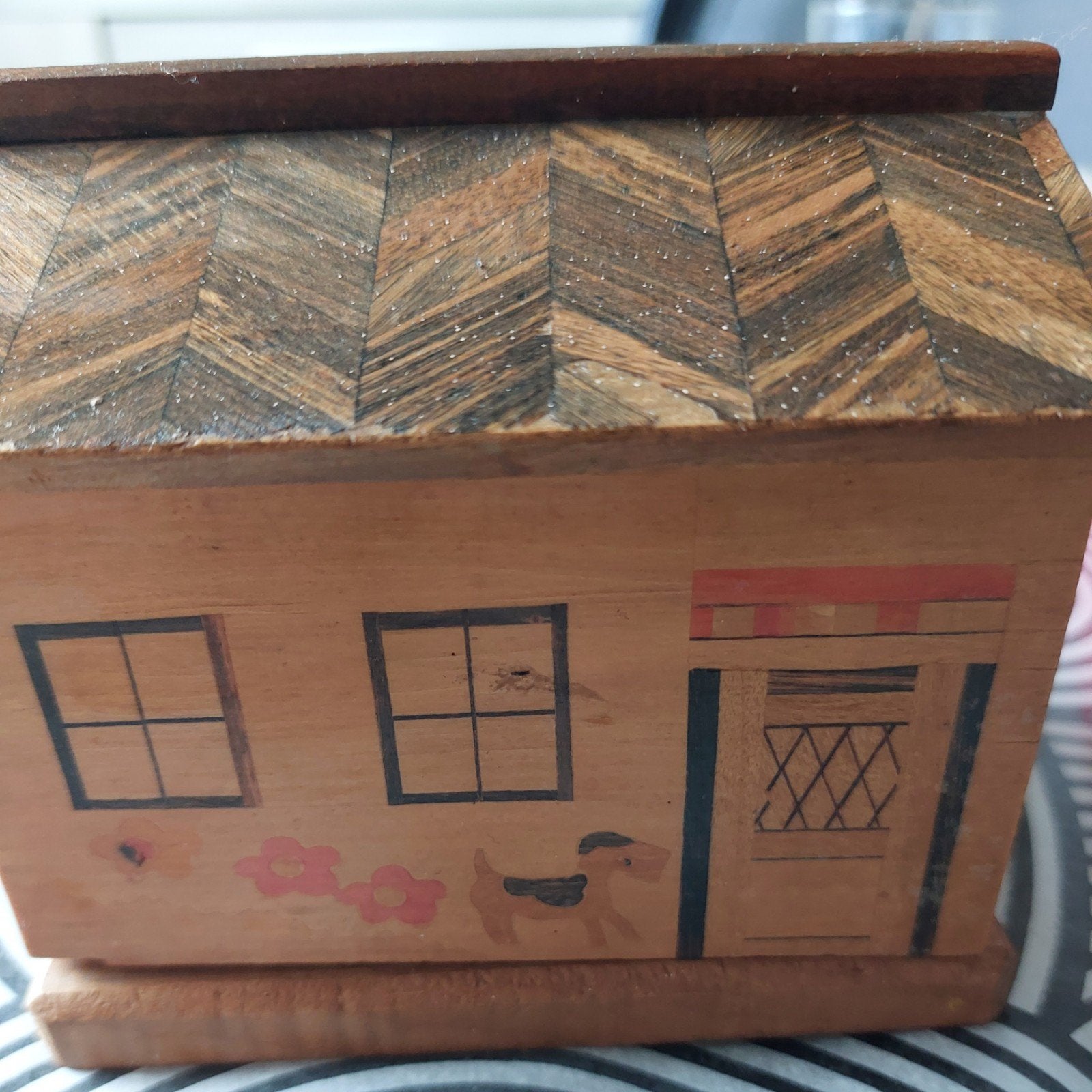 Vintage handgemaakte spaarpot met gebruiksporen., Verzamelen, Ophalen