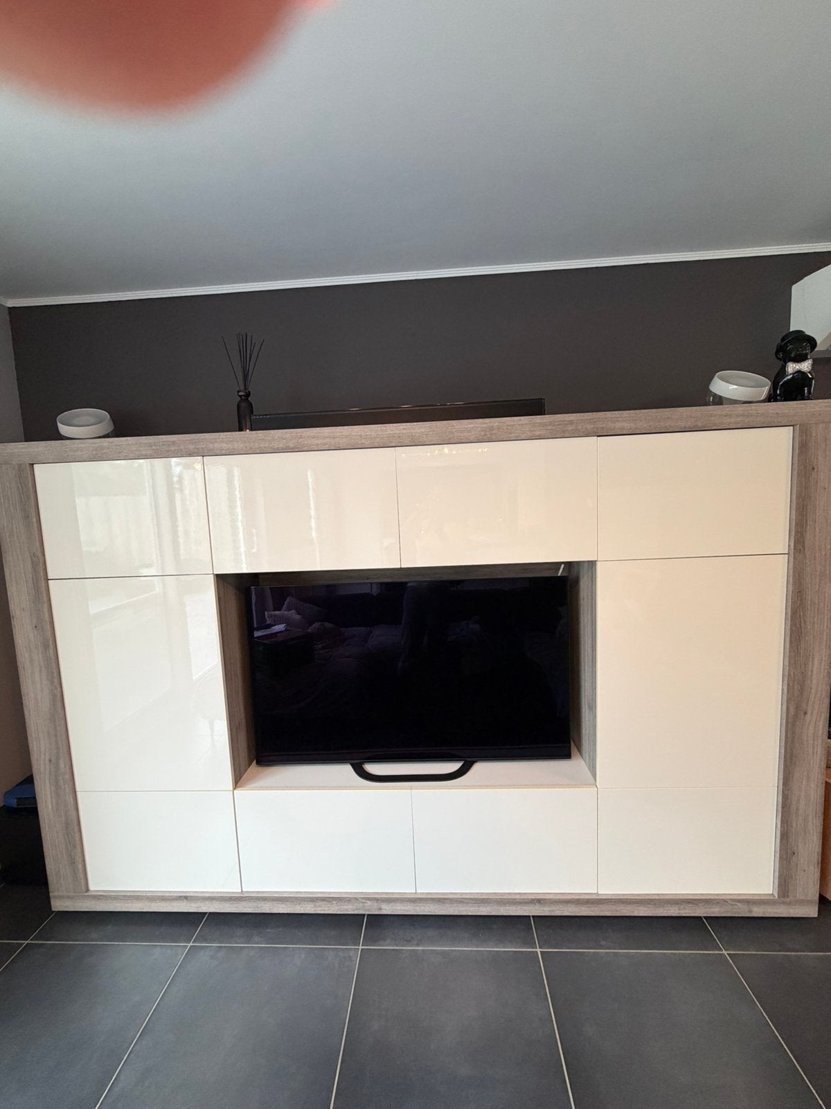 Tv wandkast, Enlèvement, Utilisé