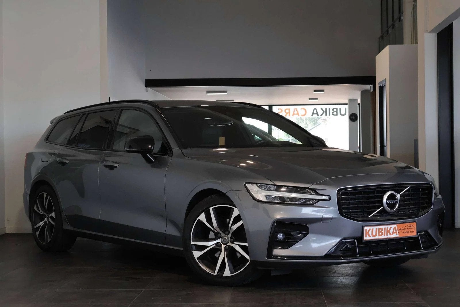 Volvo V60 2.0 D3 R-Design Geartronic CruiseC Keyless Garanti, Auto's, Automaat, Gebruikt, 1969 cc, 5 deurs