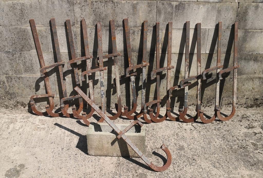 Lot de 15 Etriers / Serre-joints de coffrage sur chantier, Enlèvement