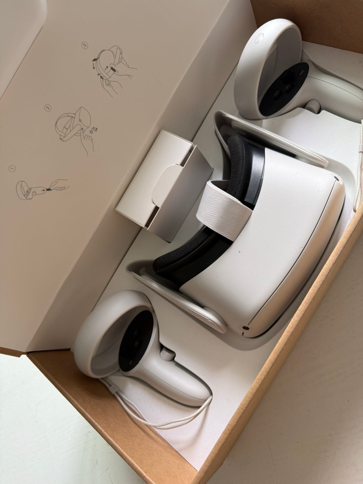 Oculus Quest 2 - rarement utilisée, Consoles de jeu & Jeux vidéo, Virtual Reality, Comme neuf, Lunettes VR, Enlèvement