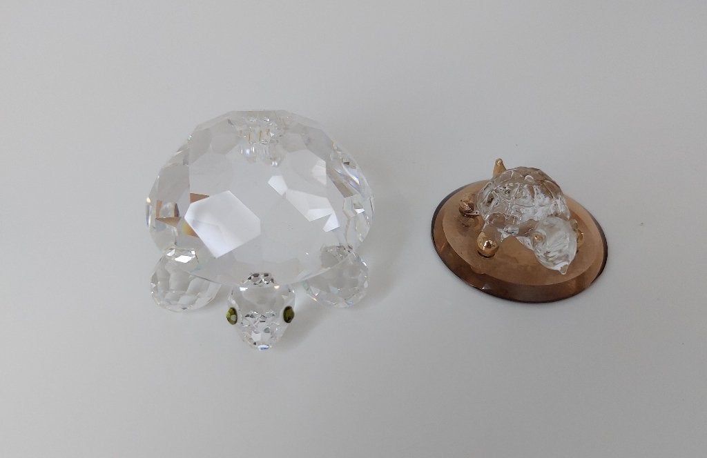 Lot de 2 tortues en cristal (dont Swarowski), Enlèvement ou Envoi, Comme neuf, Autres, Statue ou Figurine