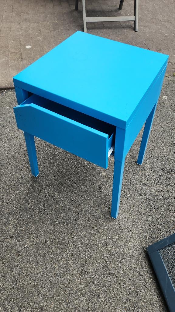 helblauw nachtkastje, Ophalen, Gebruikt, Metaal of Aluminium, 55 tot 70 cm