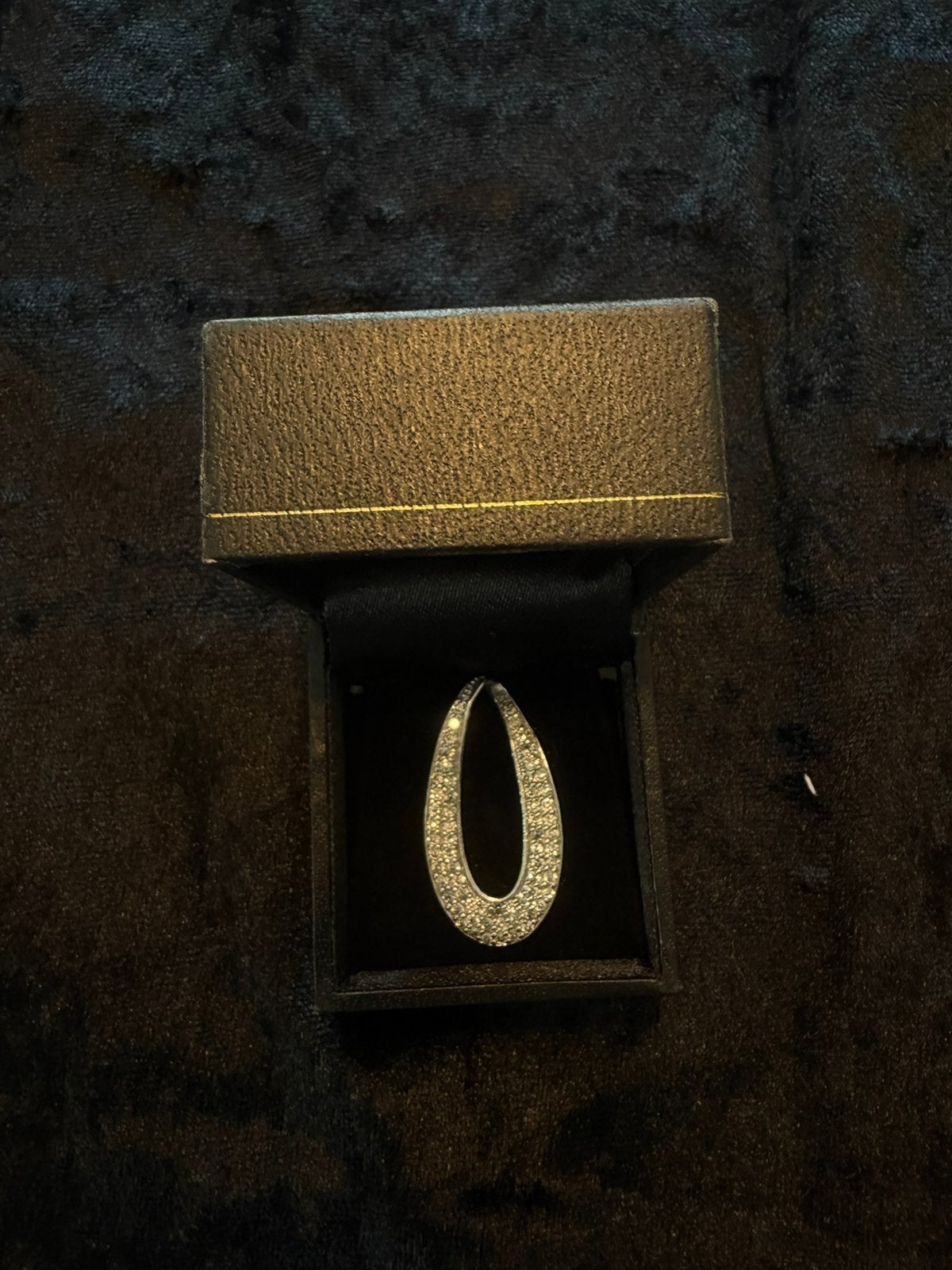 Victoria hangertje, Bijoux, Sacs & Beauté, Enlèvement ou Envoi, Comme neuf