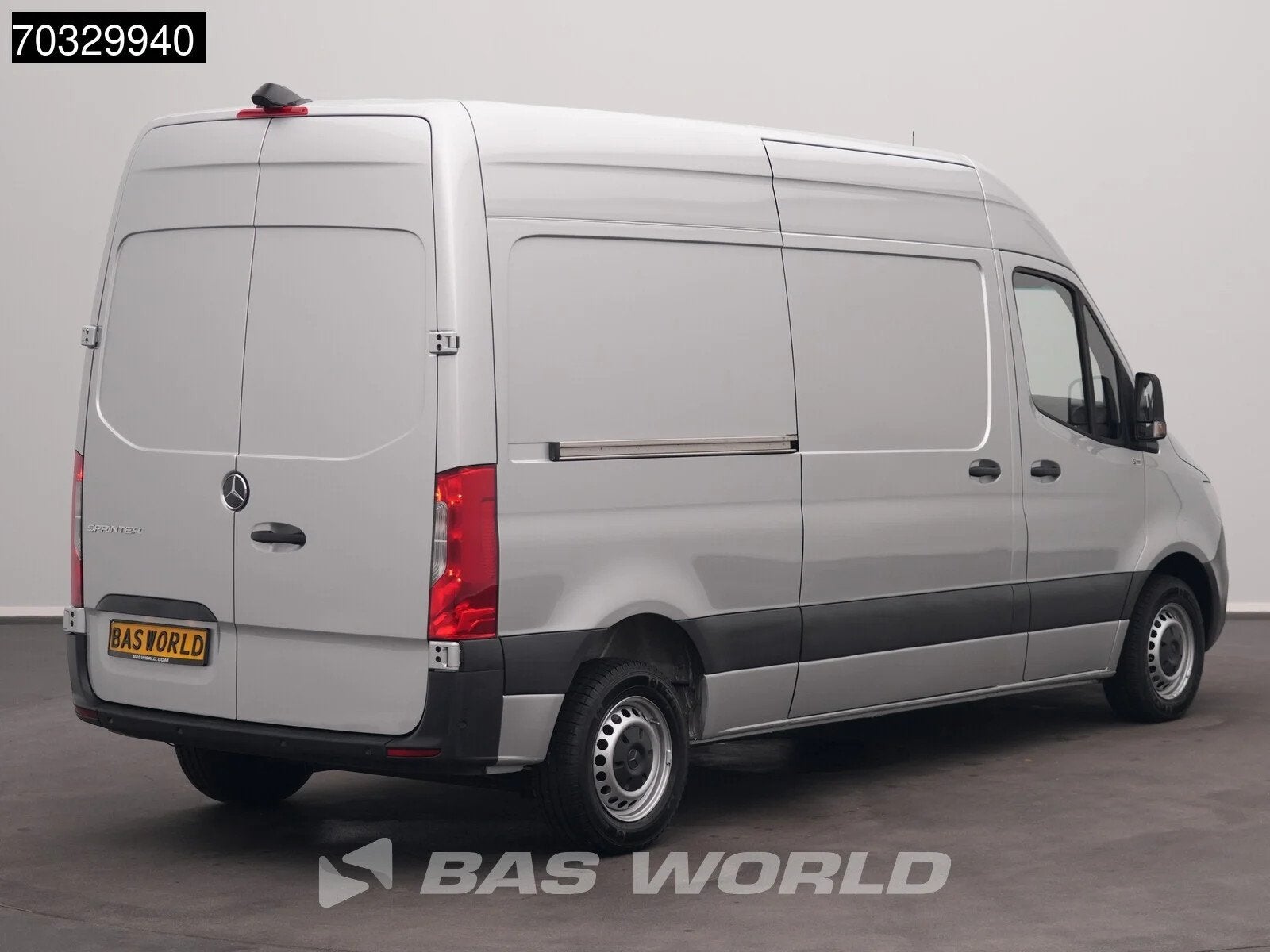 Mercedes Sprinter 215 CDI Automaat 150pk L2H2 MBUX Camera Ai, Automaat, Stof, Gebruikt, 4 cilinders
