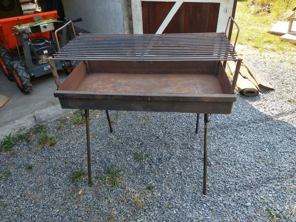 Barbecue op houtskool, Ophalen, Gebruikt, Rechthoekig, Metaal