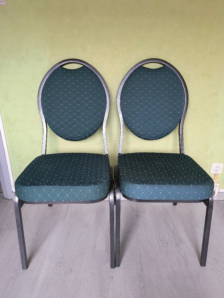 2 chaises rembourrées confortables - empilables, Autres couleurs, Deux, Enlèvement, Utilisé