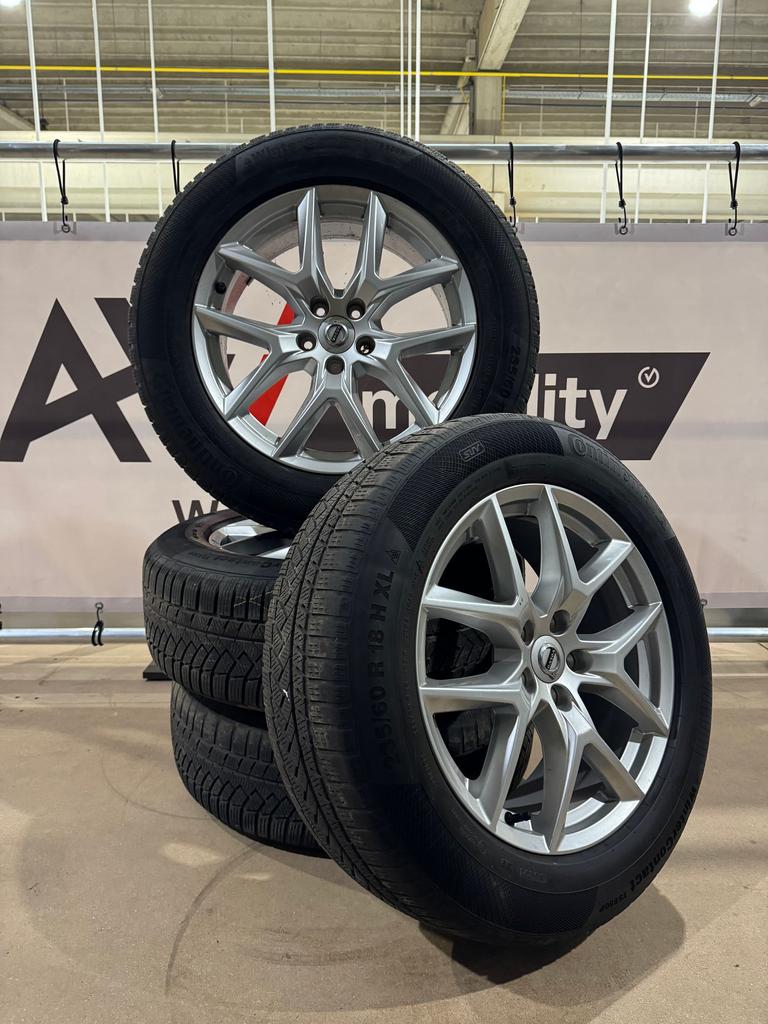 Complete winterset Volvo XC60 235/60R18, Auto-onderdelen, Banden en Velgen, Ophalen, 18 inch, Gebruikt, -