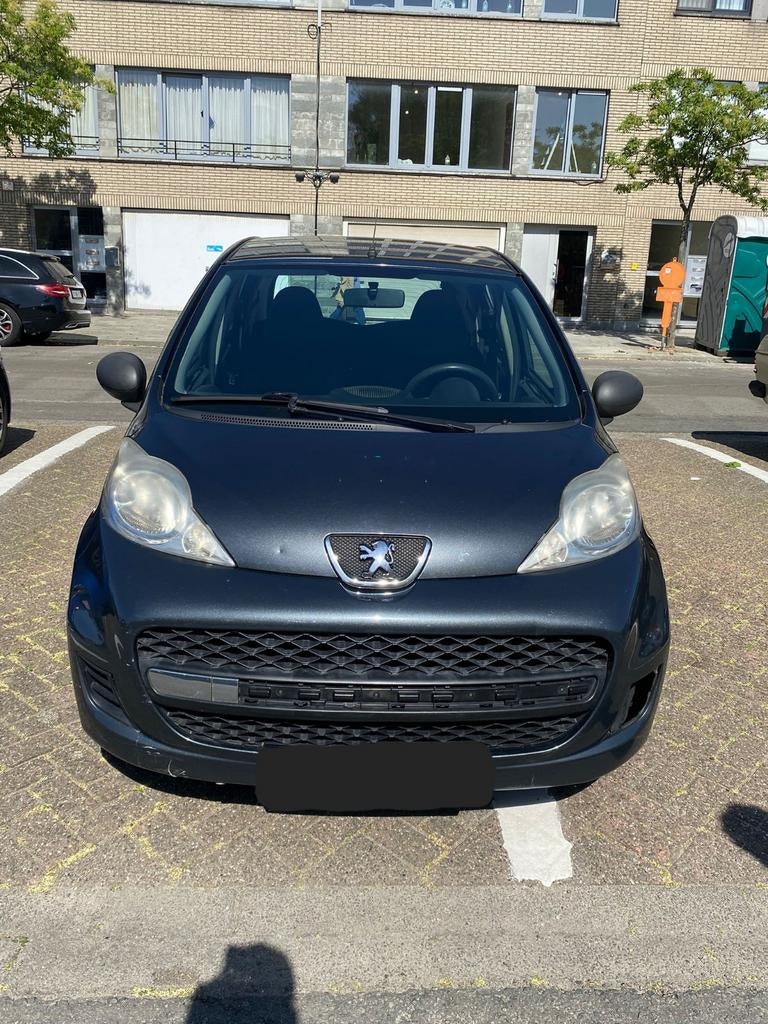 Peugeot 107 1.0 benzine euro 5 bouwjaar 2011 km 230.000, Auto's, Euro 5, Stof, Bedrijf, Handgeschakeld