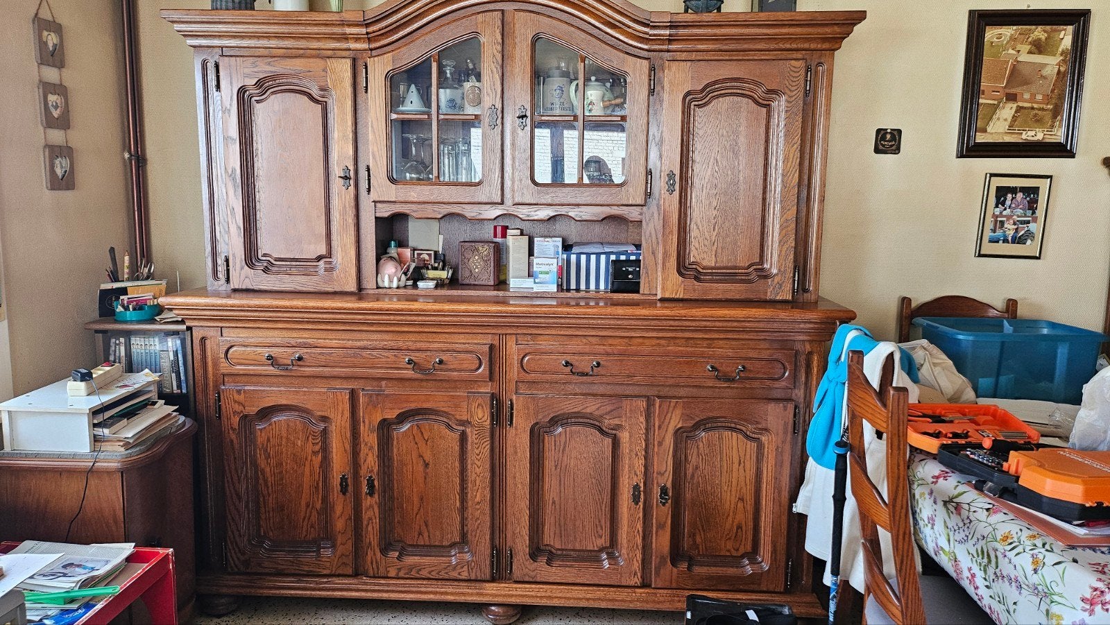 Vaisselier ancien, Enlèvement, Utilisé