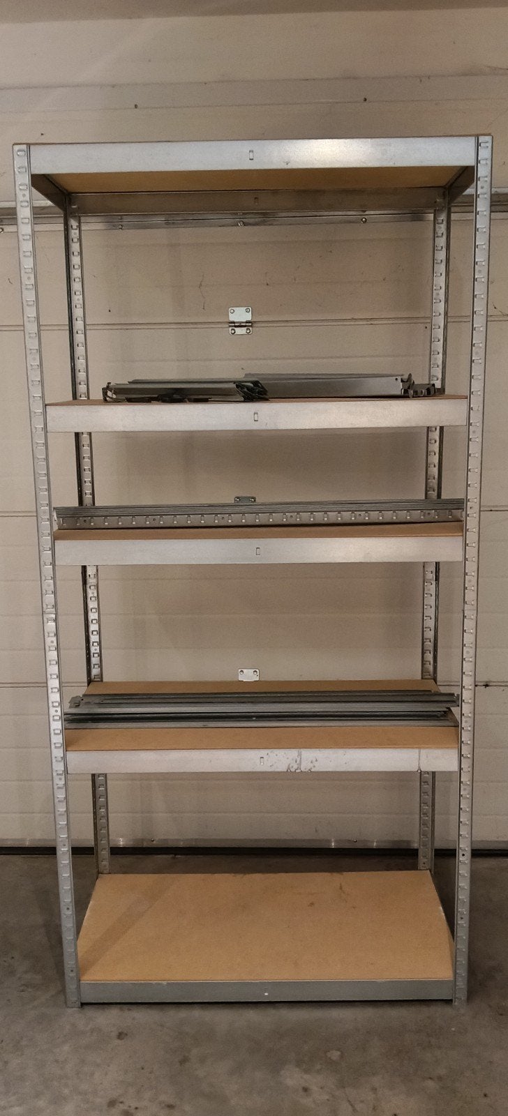 2 rekken te koop, Ophalen