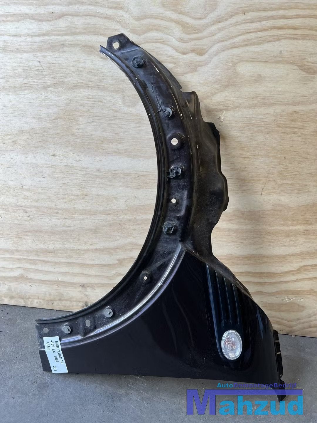 MINI CLUBMAN R55 bruin A88/8 links Voorscherm 2006-2015, Customer.service@mini.co.uk, Avant, BMW AG, Petuelring 130
80788  Munich, DE