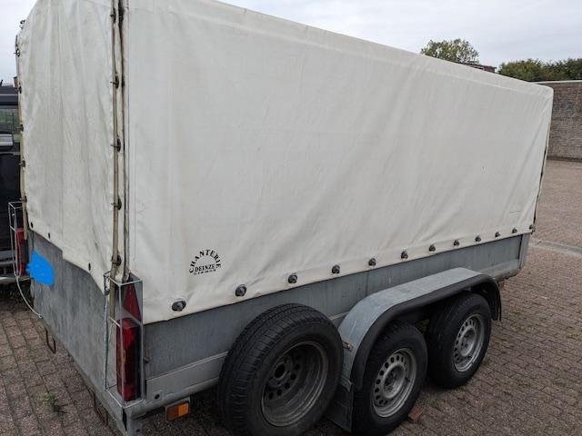 Geremde aanhangwagen met huif, Enlèvement, Utilisé