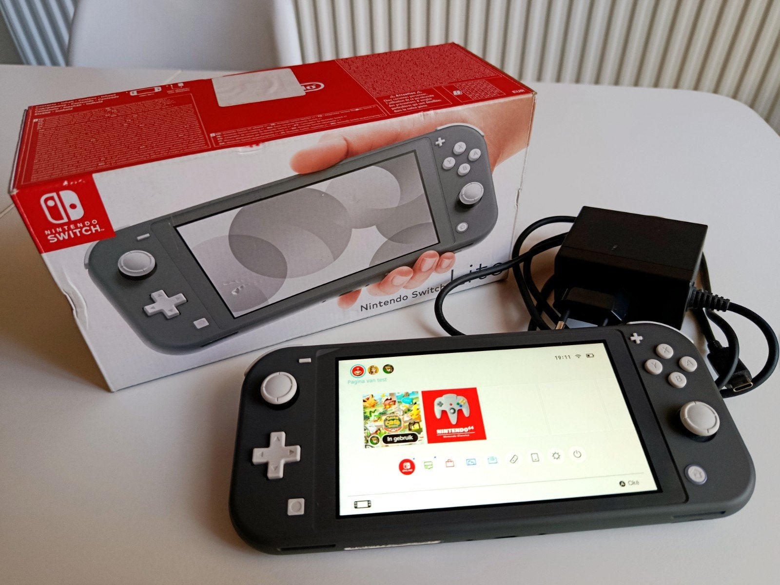 Nintendo Switch Lite zo goed als nieuw, Ophalen of Verzenden