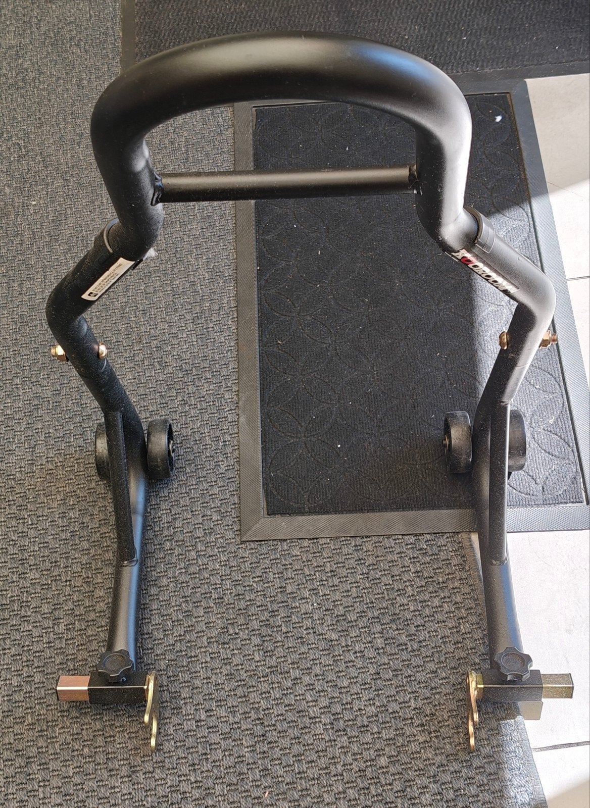 Paddockstand, Motoren, Ophalen