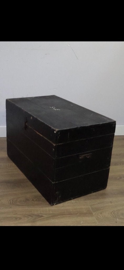 Grote zwarte, houten kist, Ophalen, Gebruikt