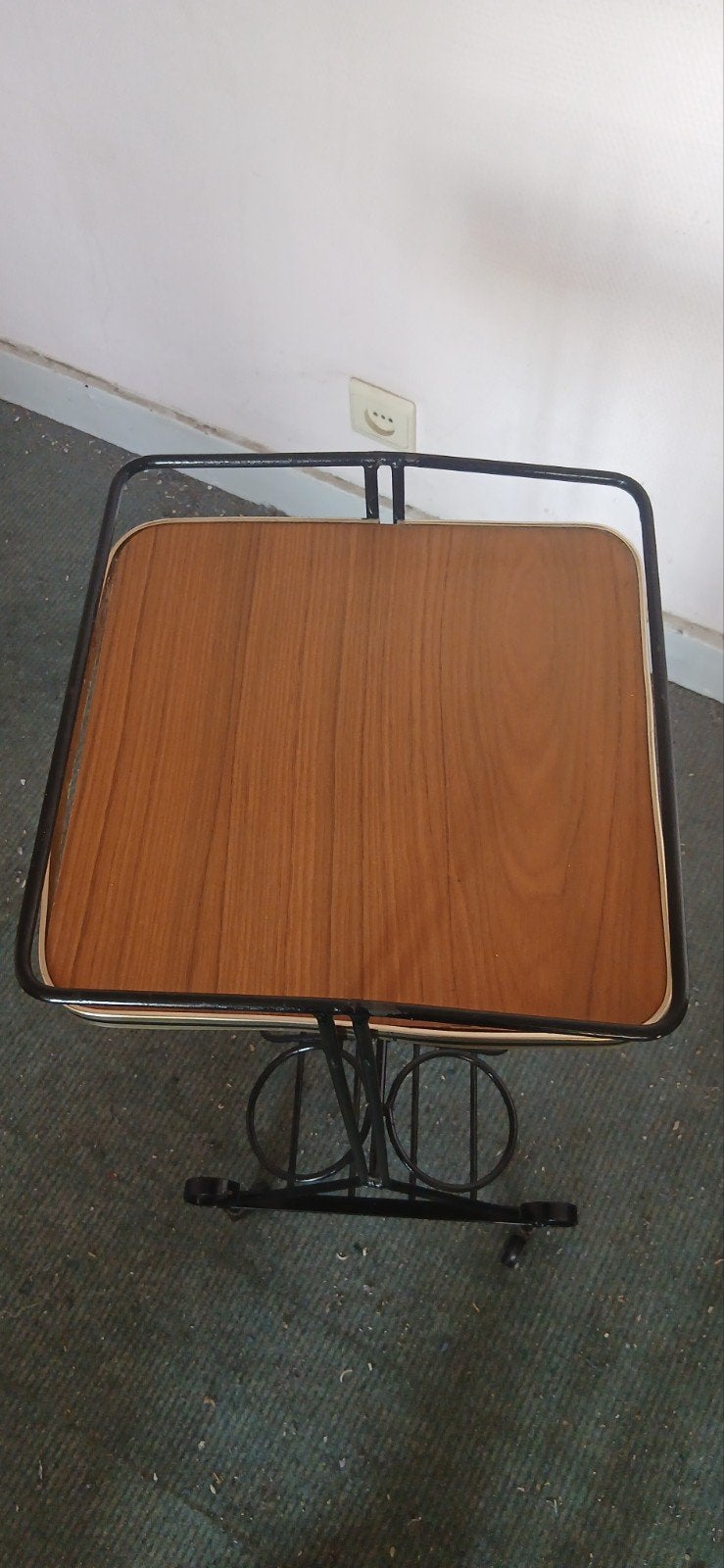 Desserte/Bar vintage, Années 70,en Formica et métal noir., Enlèvement