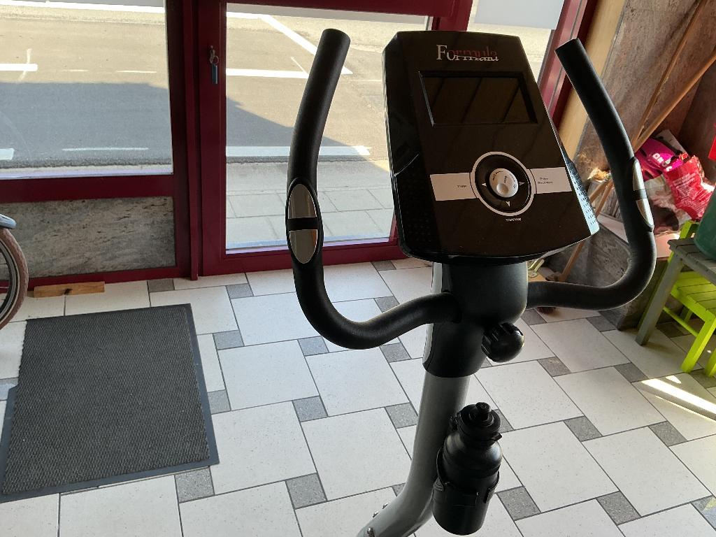 Magnetische hometrainer FORMULA, Sport en Fitness, Ophalen, Zo goed als nieuw, Metaal, Benen