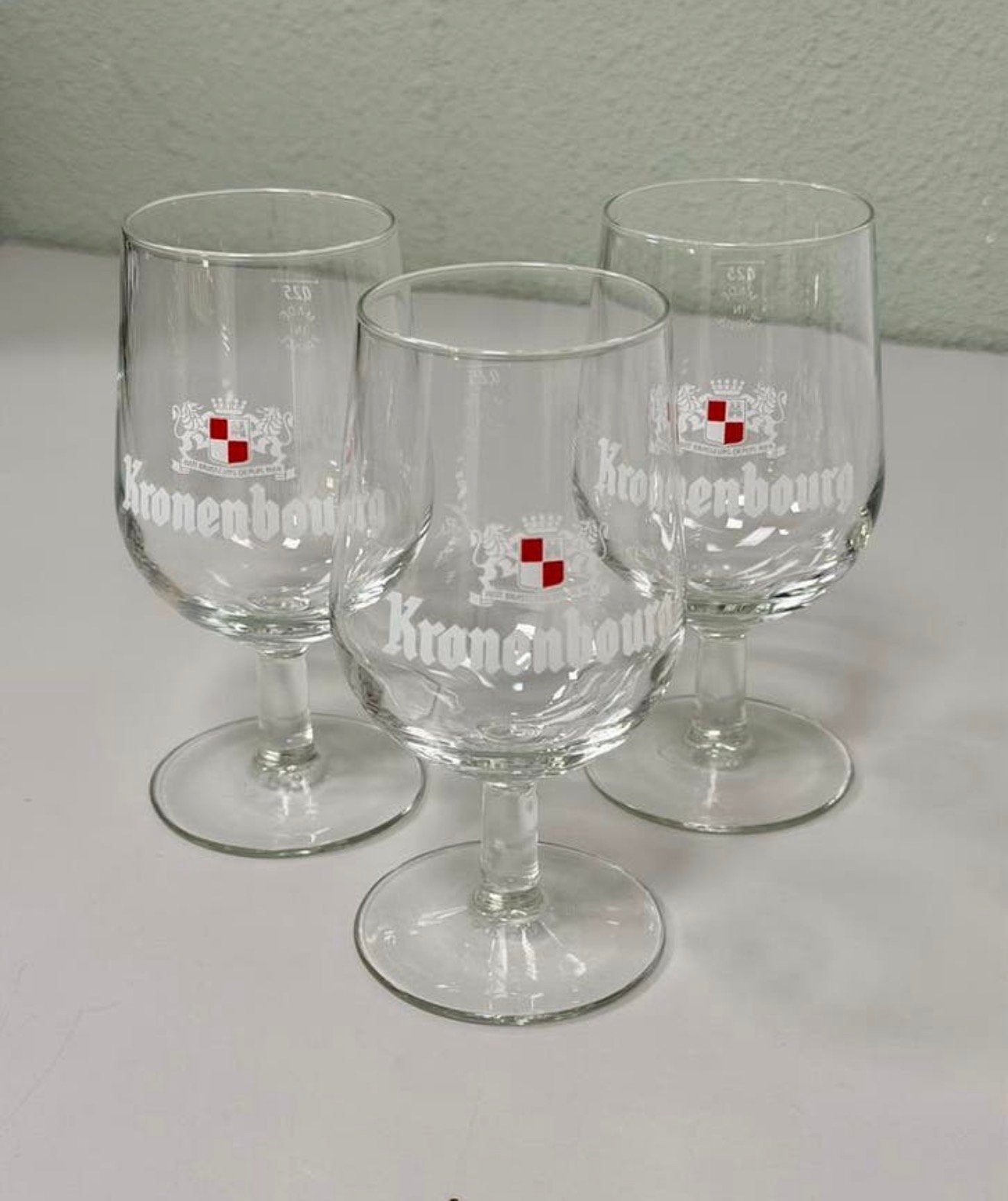 Lot de 3 verres à bière Kronenbourg 1664 de 0,33 L en France, Enlèvement ou Envoi, Comme neuf, Verre ou Verres