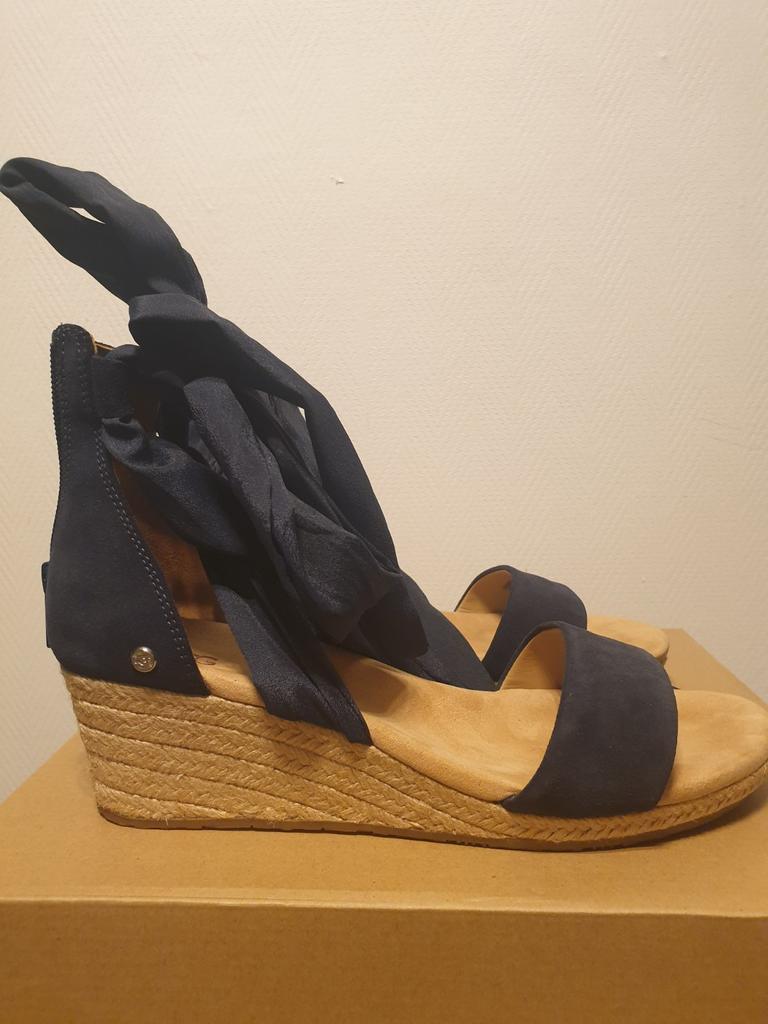 Sandales bleues UGG 40, Enlèvement, Bleu