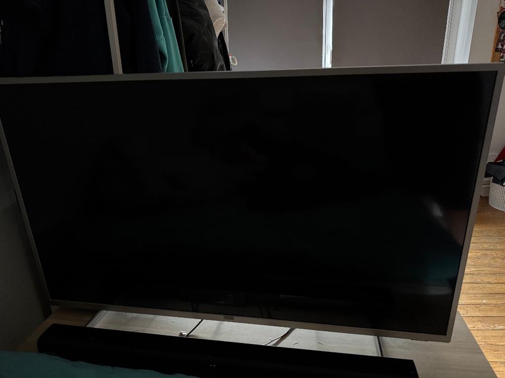 Tv philips + barre de son hyundai boom, Philips, Comme neuf, Enlèvement, 100 cm ou plus