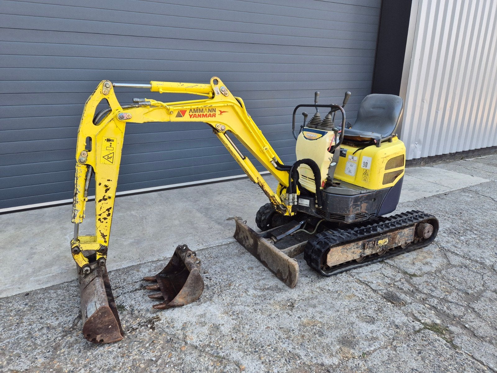 Minipelle Yanmar SV10 (Marge), Enlèvement