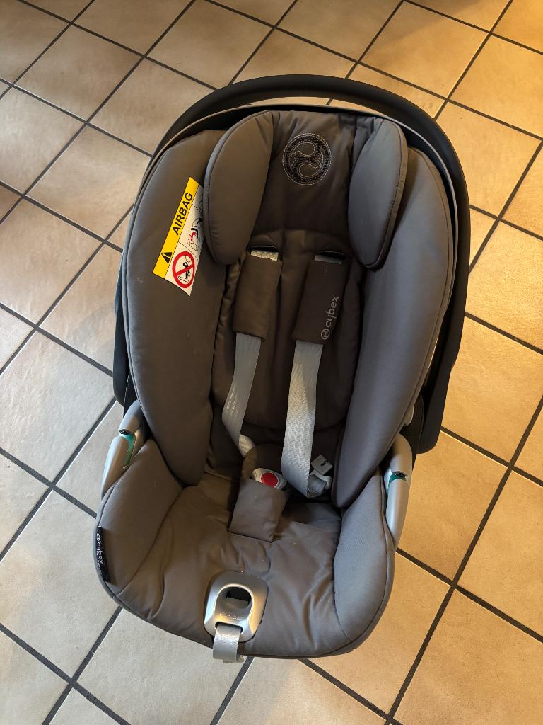 Cybex Cloud Z2 i-size autostoeltje met onderstel, Verstelbare rugleuning, 0 t/m 18 kg, Zo goed als nieuw, Isofix