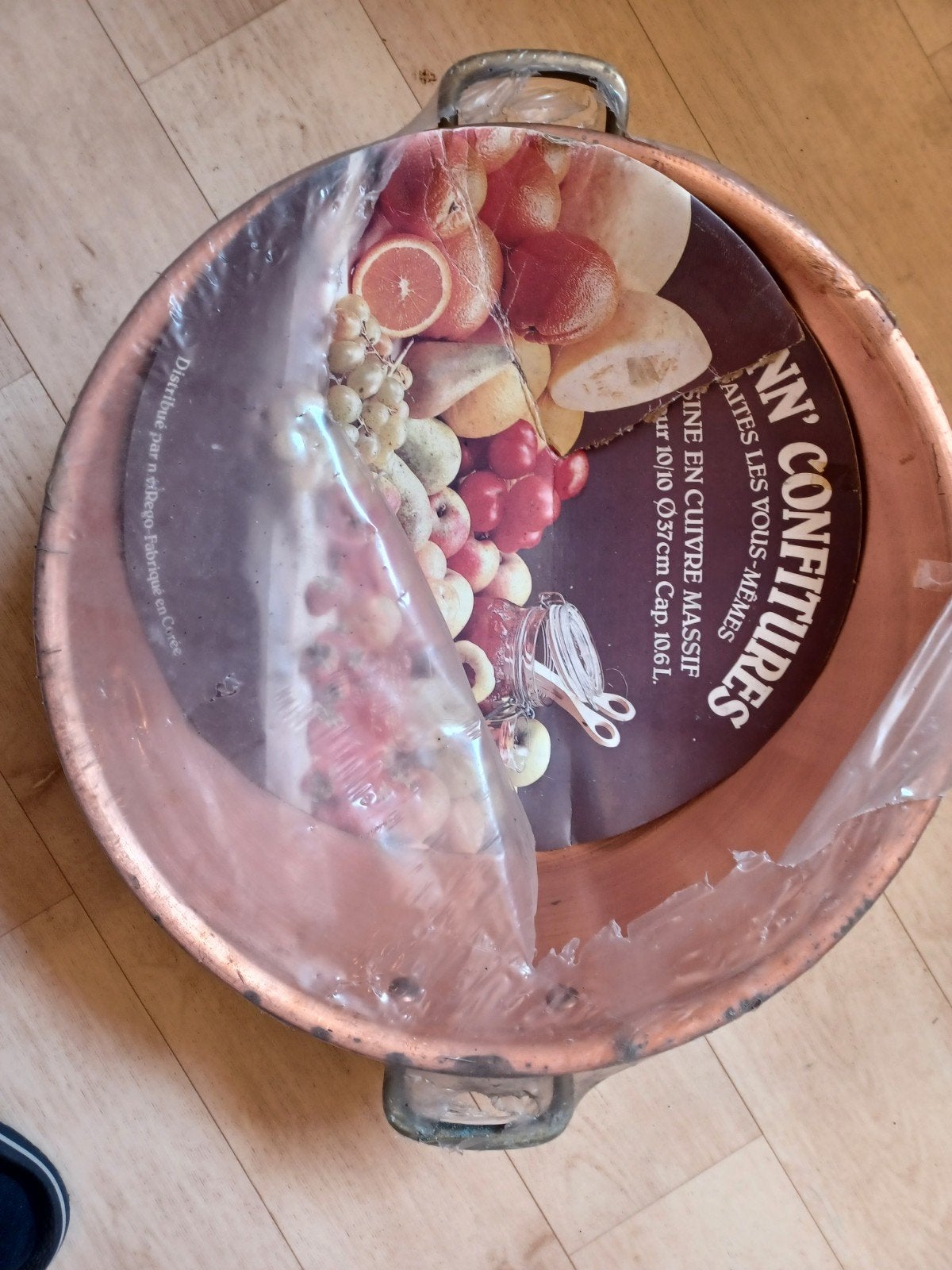 Casserole cuivre, Enlèvement
