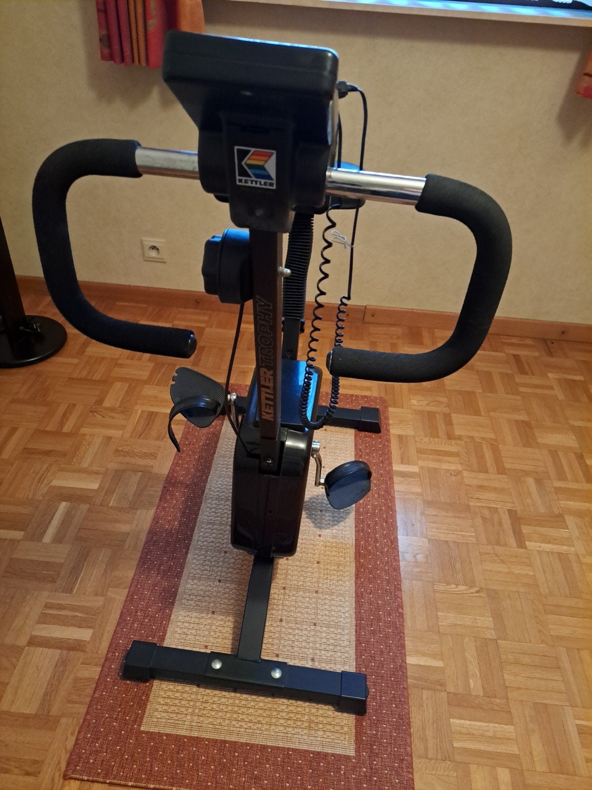 Home Traimer Ketler, Ophalen