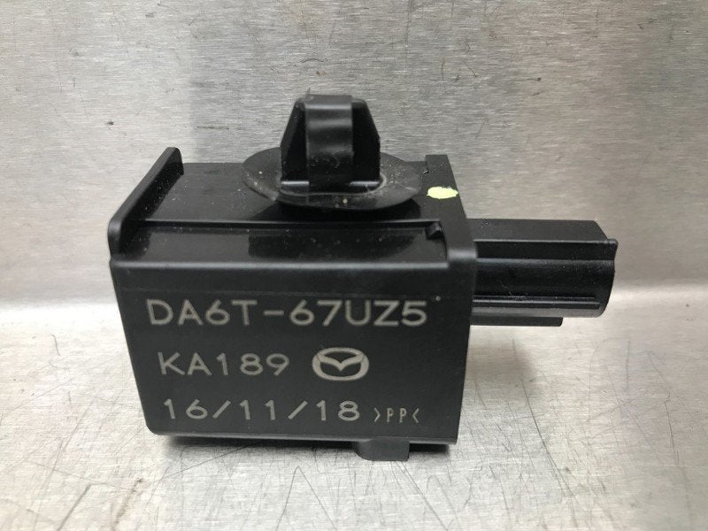 SIRENE D'ALARME Mazda 2 (DJ / DL) (|DA6T67UZ5|), Dhr. M. Roggen, Mazda, Stadsweg 37 37
9917 PV  WIRDUM GR., NL, Utilisé