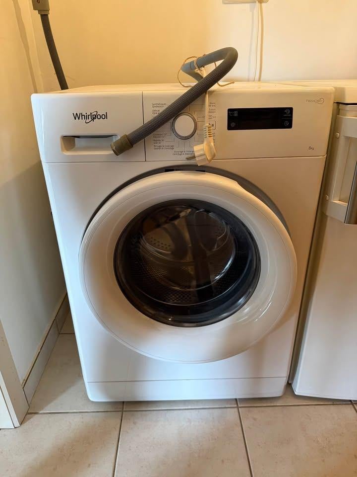 Machine à laver Whirlpool, 1200 à 1600 tours, 85 à 90 cm, Programme lavage à la main, Chargeur frontal