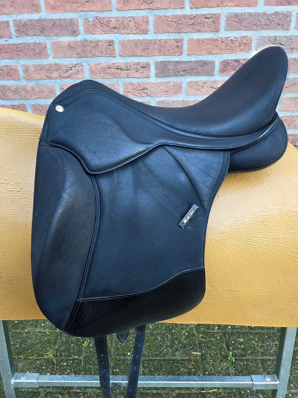 Wintec pro dressuurzadel 17,5 inch, Dieren en Toebehoren, Paarden en Pony's | Zadels, Ophalen