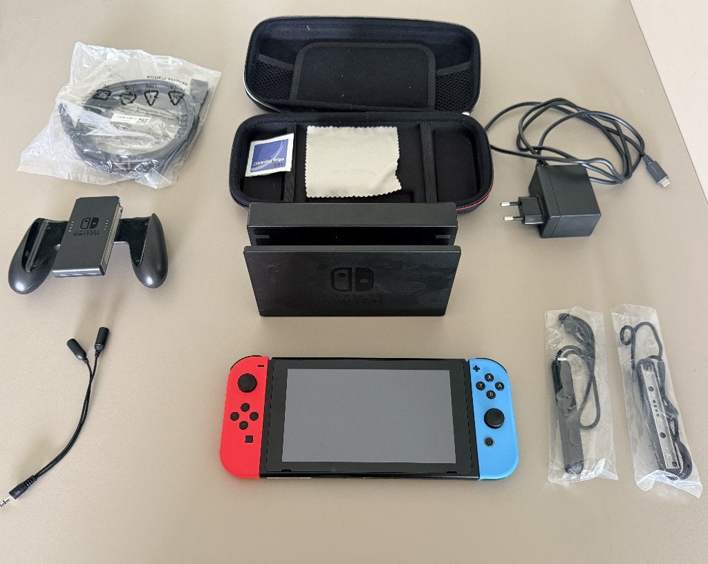 Nintendo Switch — compleet met draagtas en alle accessoires., Ophalen, Zo goed als nieuw, Met 1 controller, Switch Original