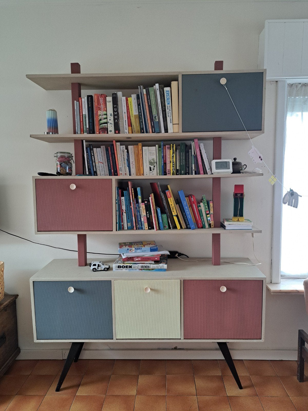 vintage handgemaakte boekenkast 1980 , gratis, Enlèvement, 25 à 50 cm, 150 à 200 cm, 200 cm ou plus