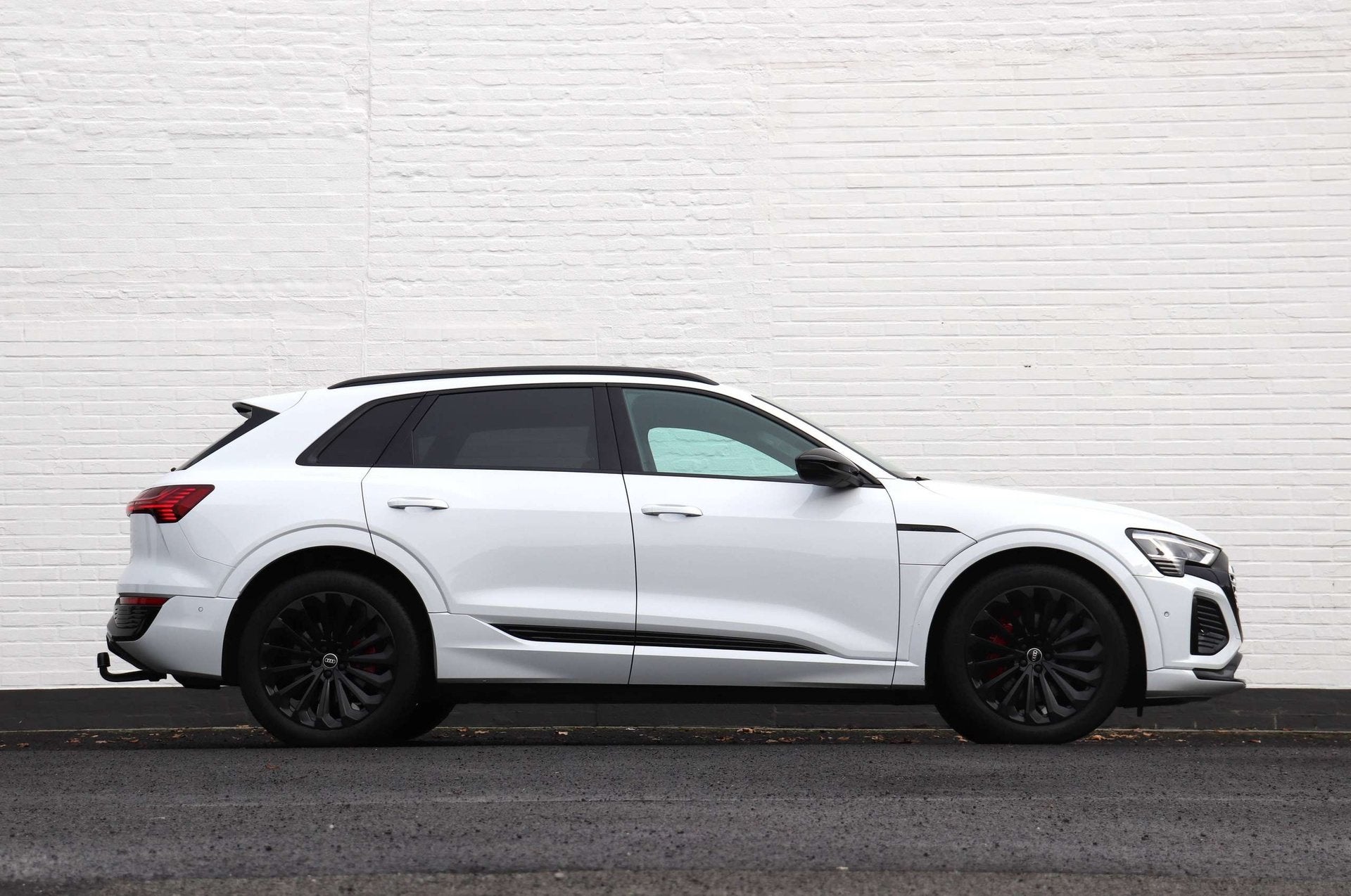Audi Q8 e-tron 106 kWh 55 Competition - B&O/AdaptiveCC/Towba, Auto's, Audi, Gebruikt, 408 pk, https://public.car-pass.be/vhr/ee234223-d5a5-4a8e-8f86-a0f2b9c8c8fe