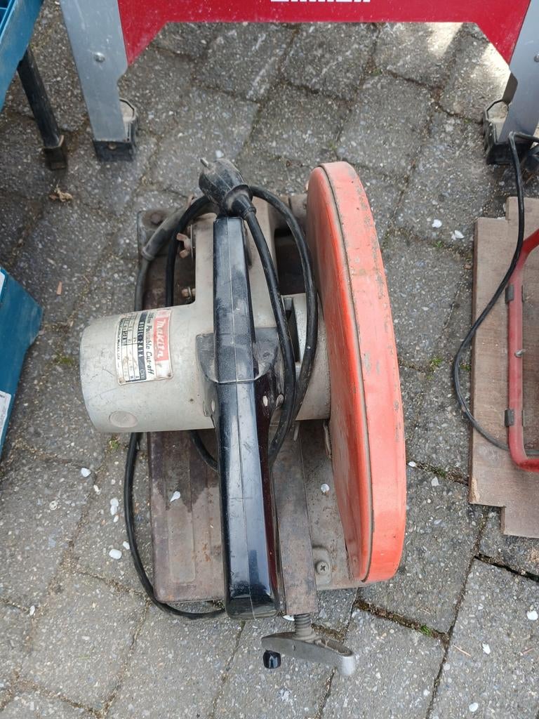 Lot elektrische werkmateriaal, Ophalen