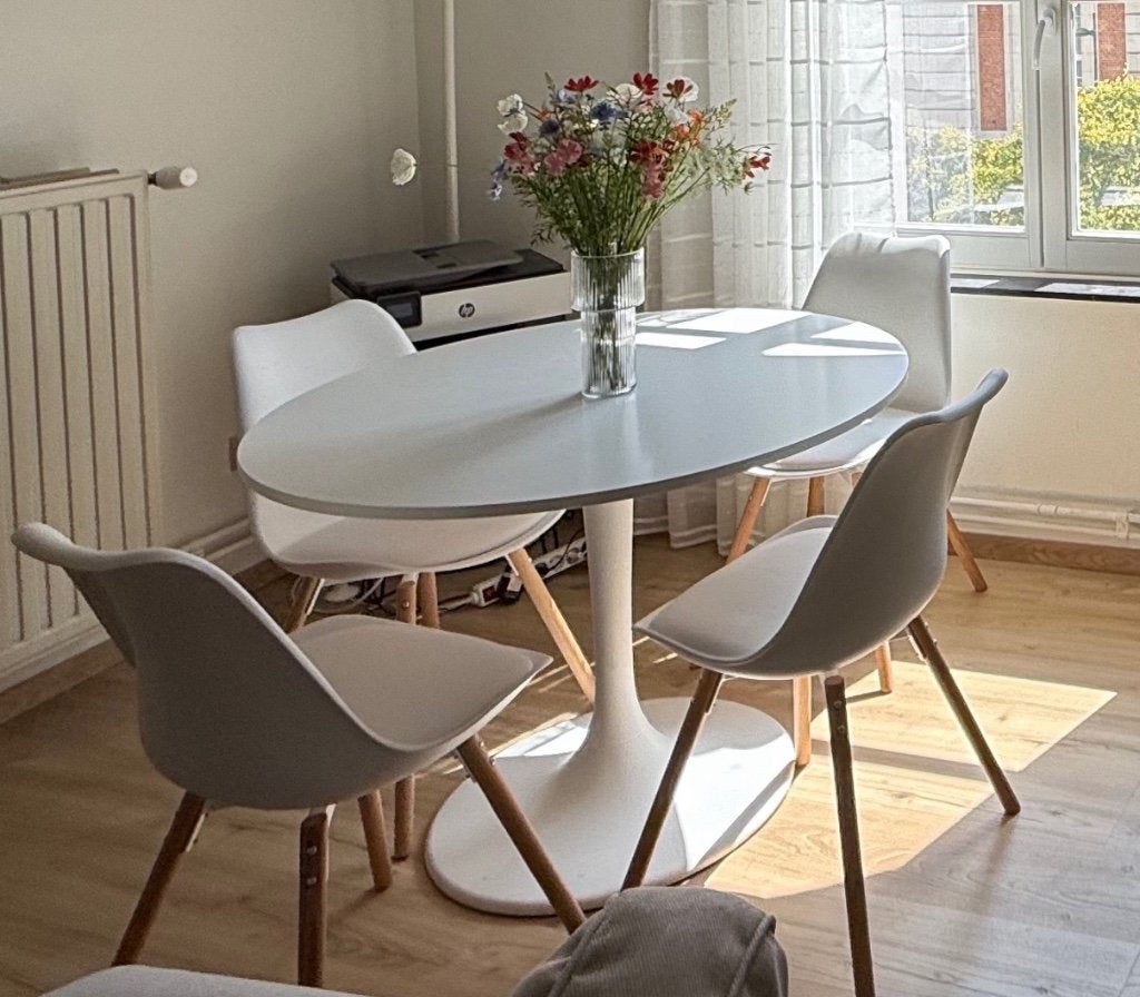 Table à manger + chaises, 100 à 150 cm, Cinq personnes ou plus, Rond, Comme neuf