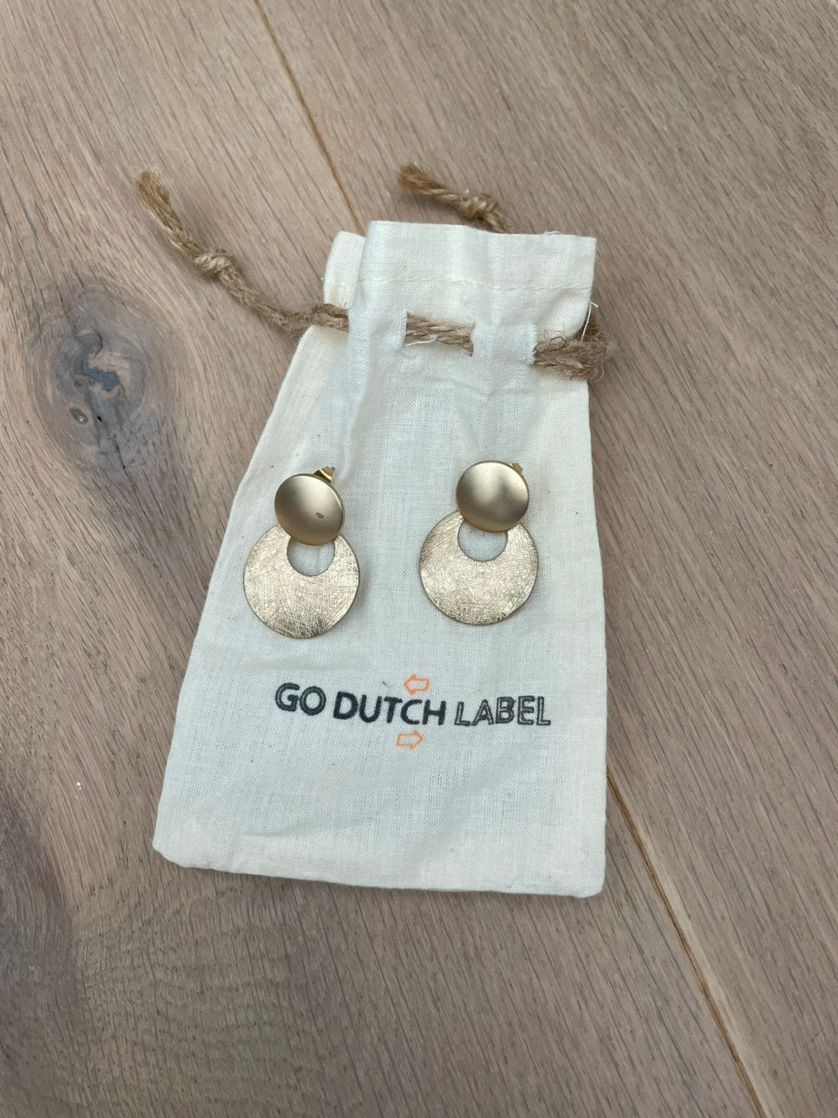 Boucles d'oreilles Go Dutch Label, Bijoux, Sacs & Beauté, Enlèvement ou Envoi, Or, Comme neuf, Autres matériaux