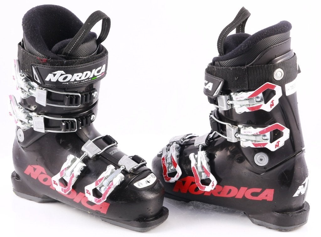 Chaussures de ski 31;32 EU pour enfants NORDICA DOBERMANN GP, Sports & Fitness, Carving, Utilisé, Nordica, Chaussures
