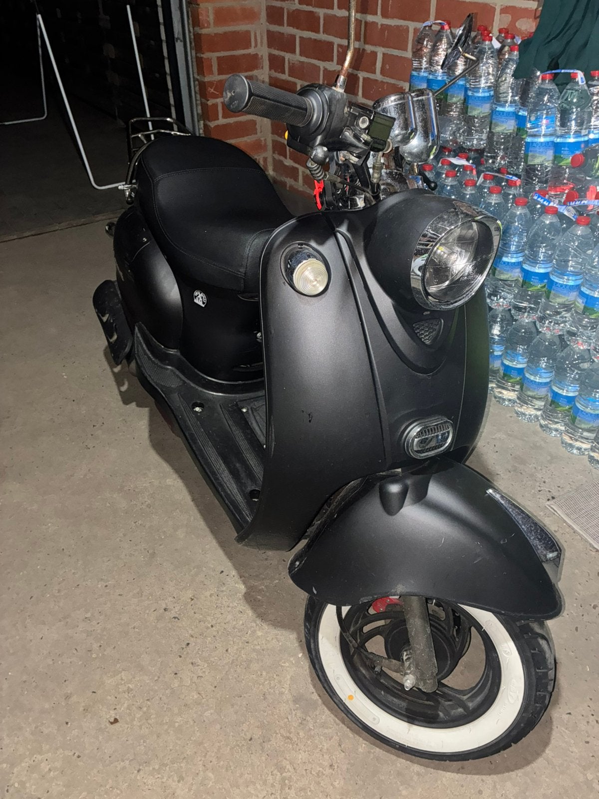 Scooter B, Lowigi Venesi JJ50QT-3, Ophalen, Zo goed als nieuw