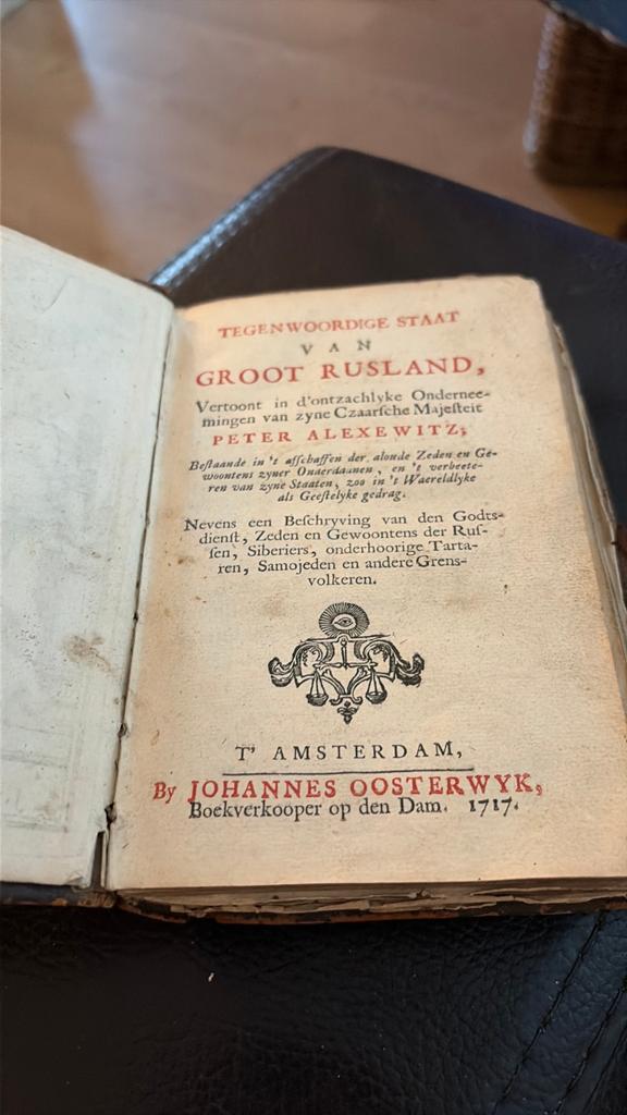 300 jaar oud zeldzaam boekje, Antiek en Kunst, Ophalen