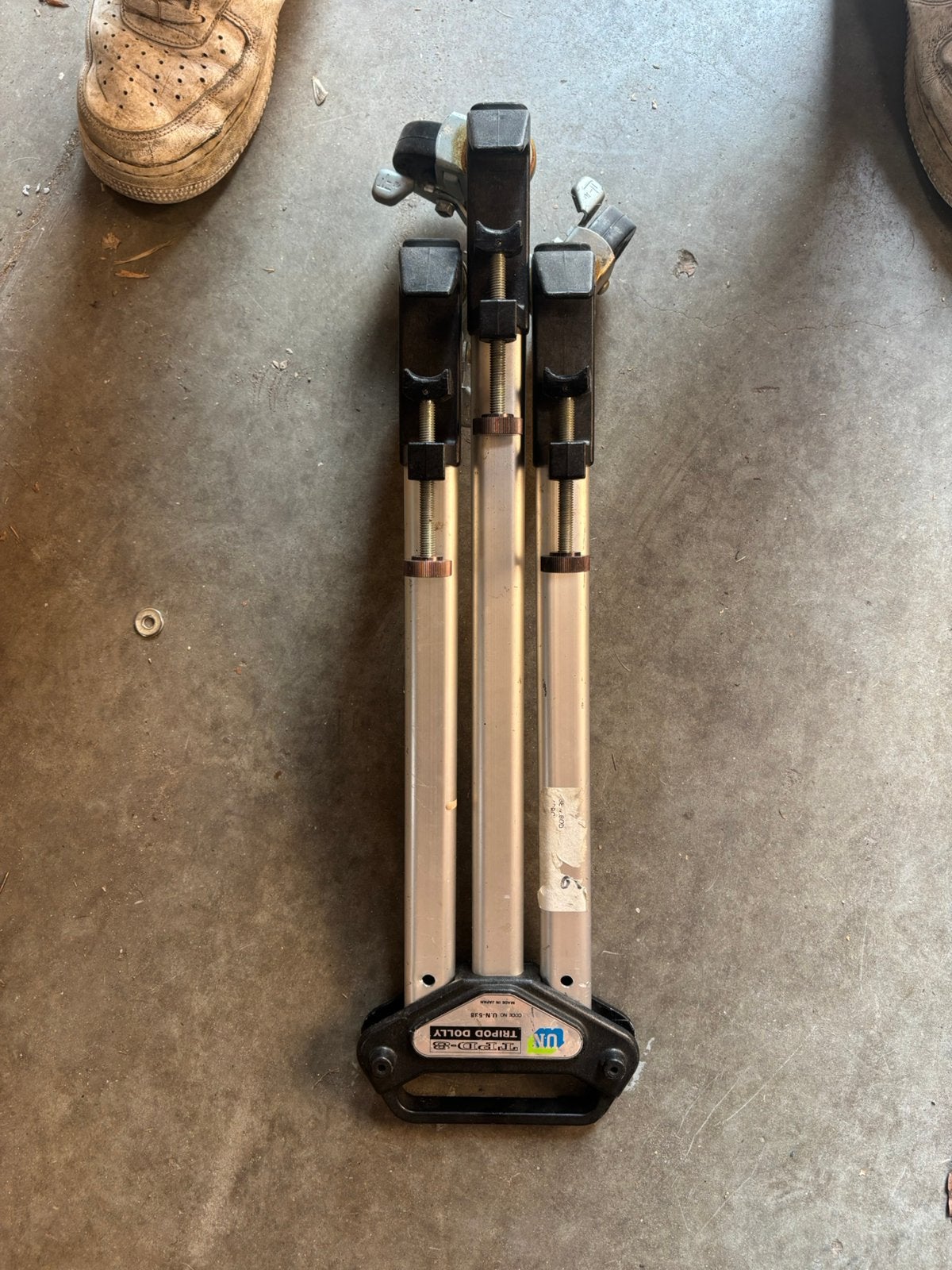 UN Tripod dolly, Ophalen, Zo goed als nieuw