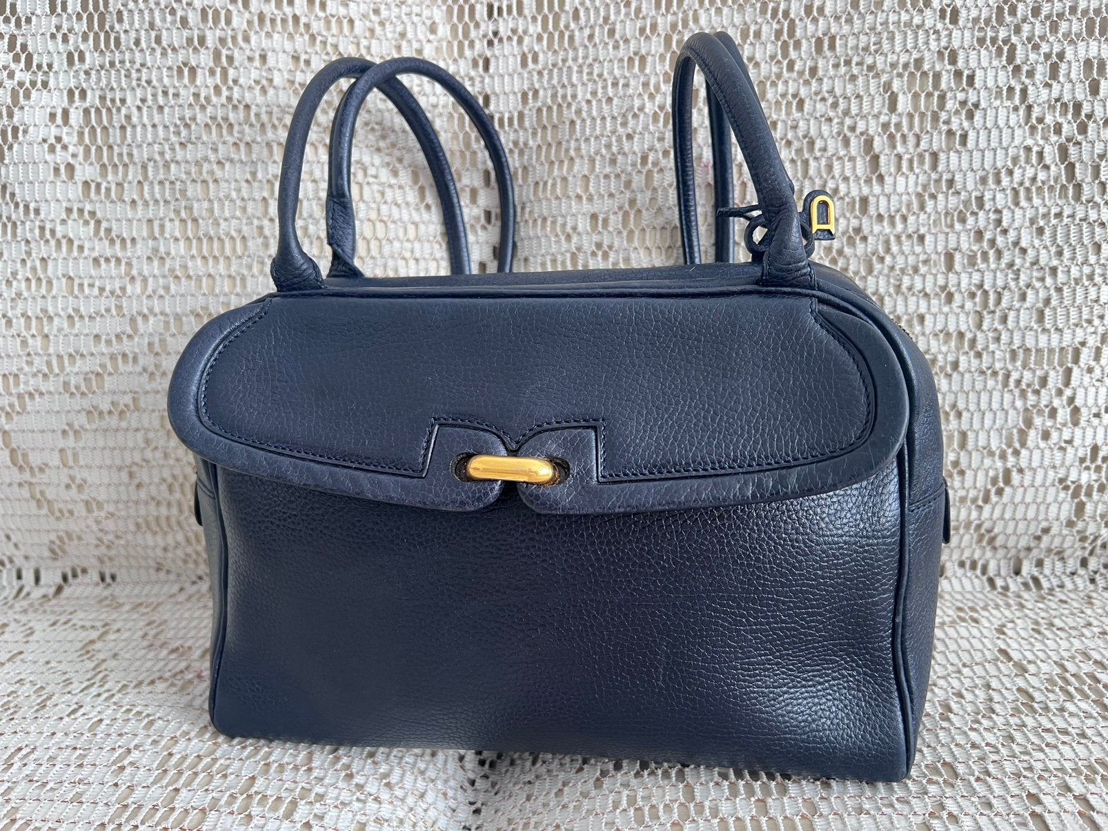 Sac DELVAUX cuir bleu marine, Enlèvement ou Envoi, Comme neuf, Bleu, Cuir
