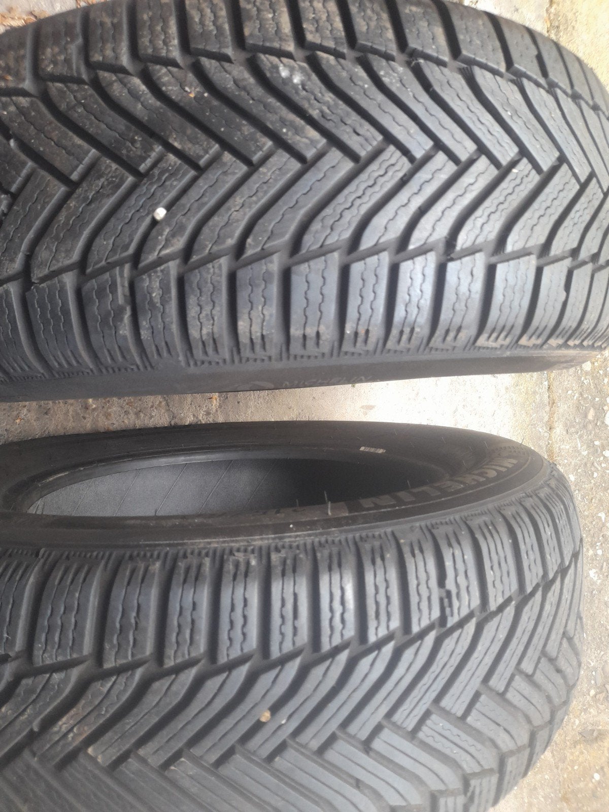 2 pneus 215 60 16 Michelin, Enlèvement